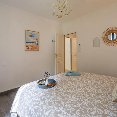 Les Bons Amis, Prive De 6 Hotes, Piscine, Riviere, Libourne, Saint-emilion * Fronsac (Gironde)